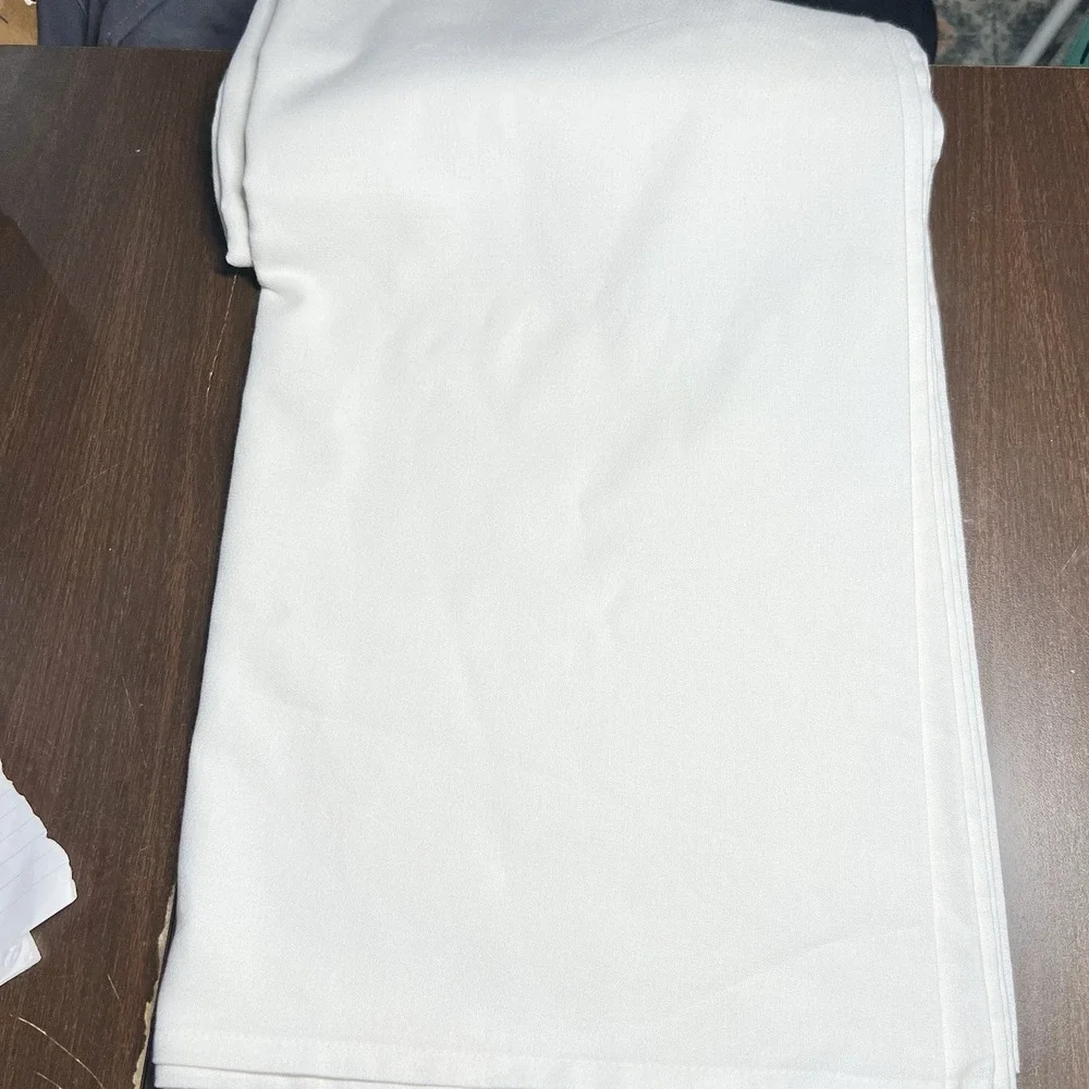 Bakers & Chefs Off-White‎ Rectangular Tablecloth 54 x 110 Restaurant Quality EUC